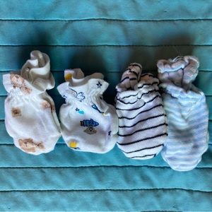 Free mitts with purchase